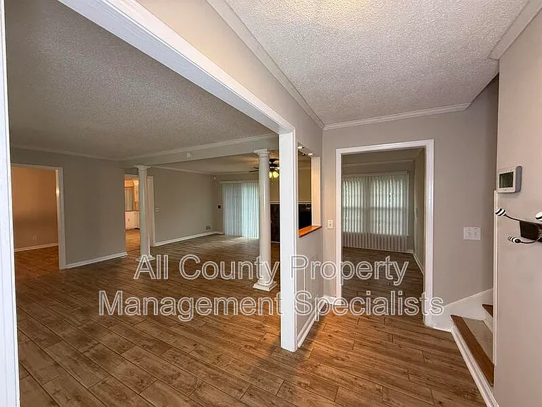 2932 Bagpipe Rd — Photo 2