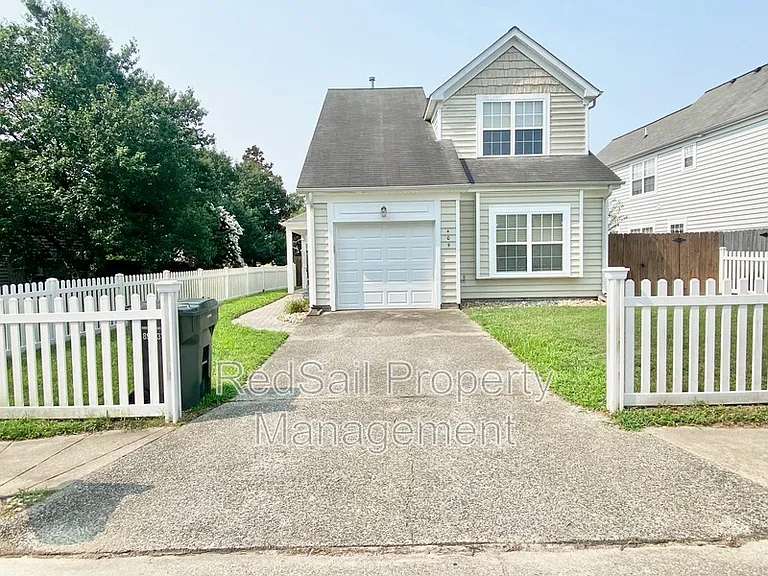 405 Holmes Blvd — Photo 1