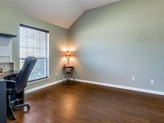 5th image of 1502 Mount Zion Dr
