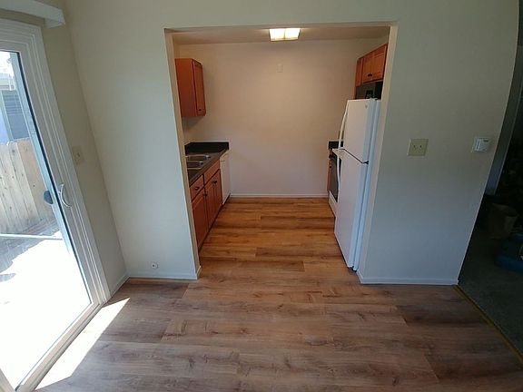 5th image of 1675 Pine St