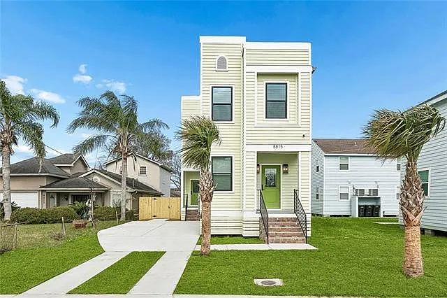 8815 Palm St — Photo 1