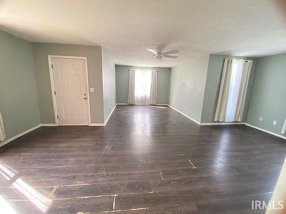 4th image of 1514 W Memorial Dr