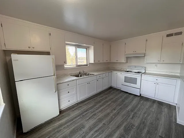 145 Michelle Dr #10