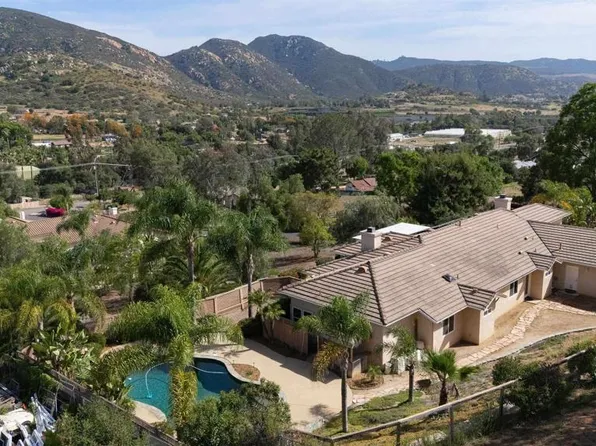 9948 Blossom Valley Rd, El Cajon, CA 92021