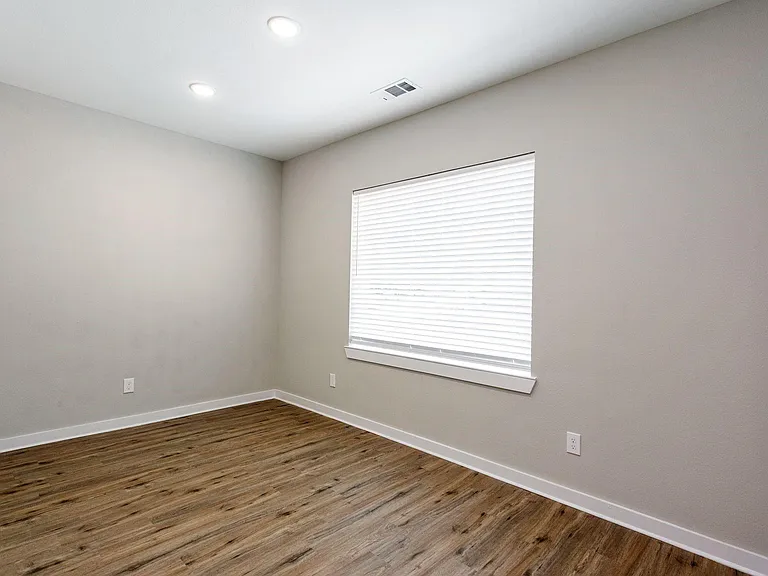 10317-10317 Lake Rd #15B — Photo 11