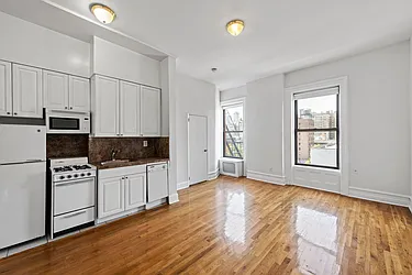 Rented by Nest Seekers International