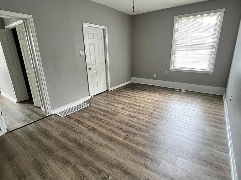 1617 Ferry St — Photo 19