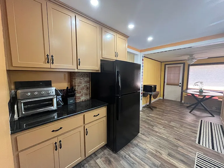 2352 Shasta St — Photo 11