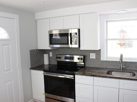 4th image of 390 Pacific Ave