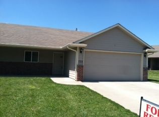 722 Highland Ridge Dr, Manhattan, KS 66503