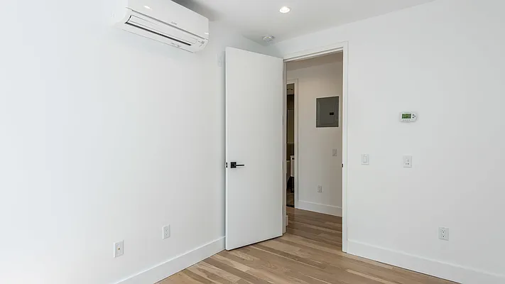 Rented by Nooklyn NYC LLC | media 71