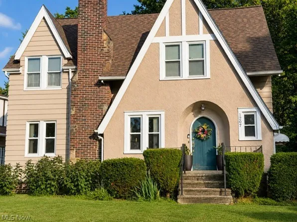 1207 Castleton Rd, Cleveland Heights, OH 44121