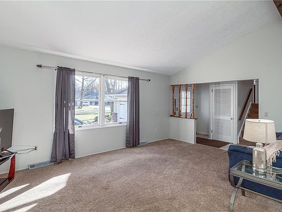 3rd image of 6656 Chadbourne Dr