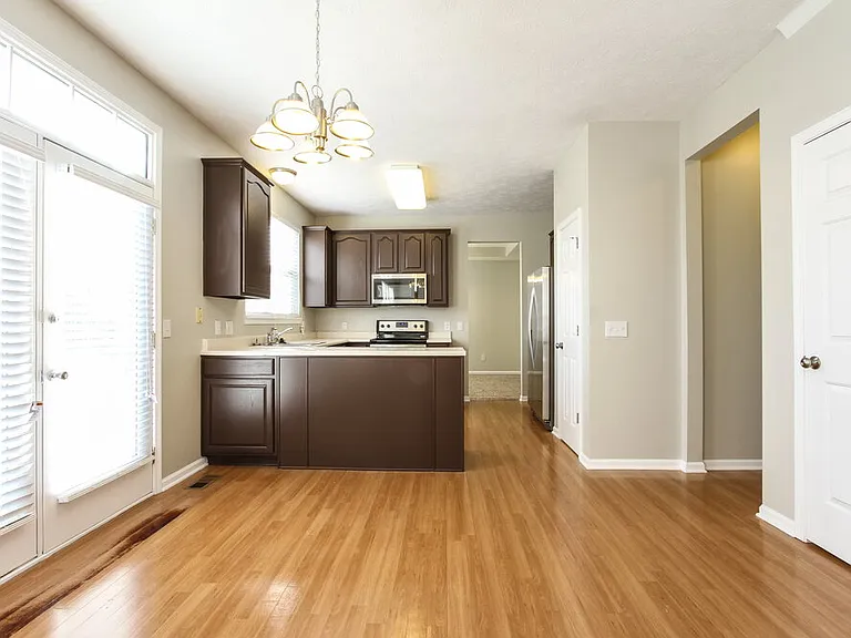 8339 Glen Highlands Dr — Photo 6