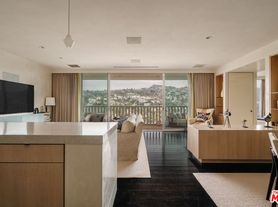 9255 Doheny Rd, West Hollywood, CA