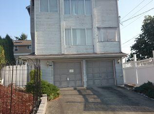 756 N 89th St, Seattle, WA 98103