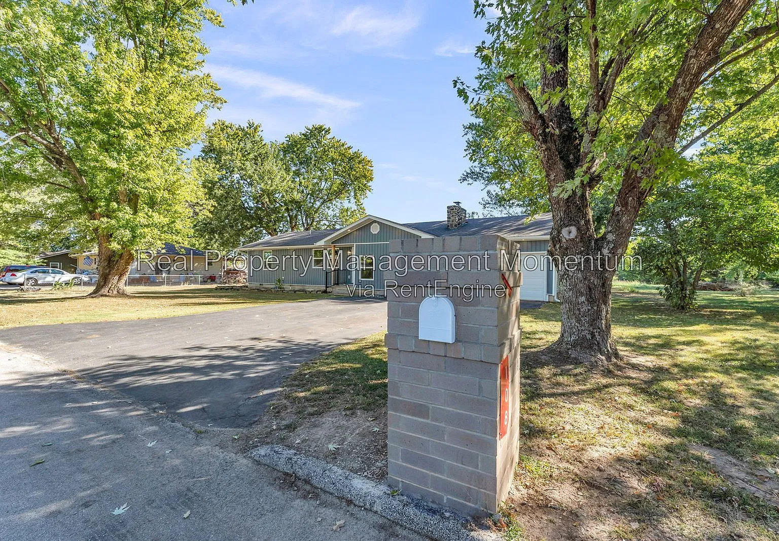4 bed, 2.0 bath, 1500 sqft, $1,800 — Photo 3