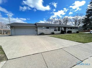 3047 March Dr, Toledo, OH 43614