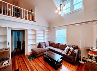 776 Hopmeadow St APT B, Simsbury, CT 06070