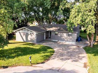 3 Windmill Ct, Valley Center, KS 67147