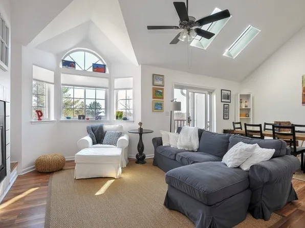 122 Tall Oaks Dr Unit X, Weymouth, MA 02190