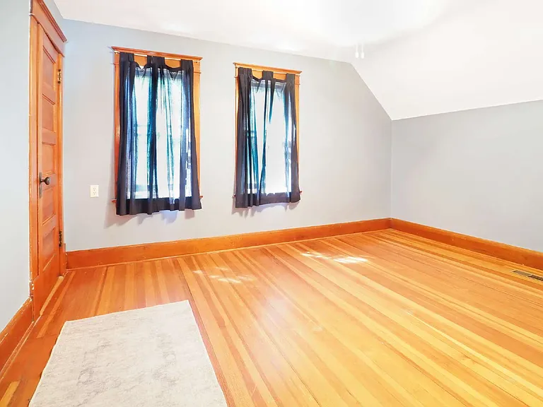 1182 Woodbridge St — Photo 10