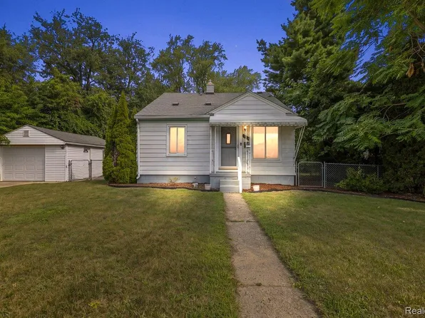 555 Donald Ave, Clawson, MI 48017