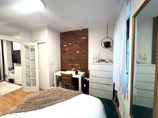 Rented by KNOCKKNOCK LLC | media 3