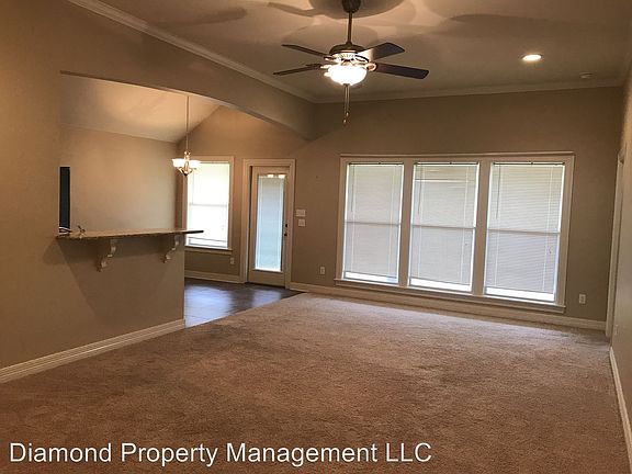 3rd image of 371 Gaston Ln
