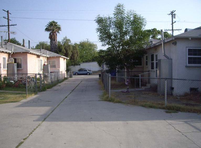1st image of 10412 Oxnard St