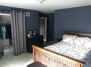 927 Frank Rd, Lake Orion, MI 48362