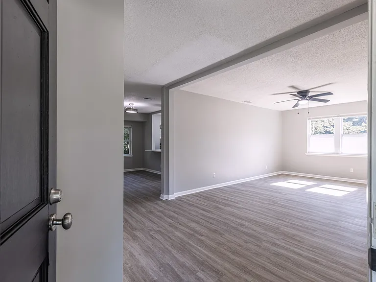 504 Heritage Dr — Photo 4