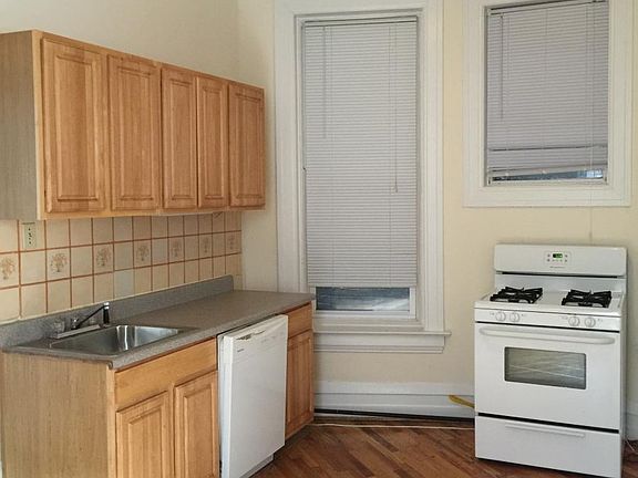 4th image of 512 W Arlington Pl #2