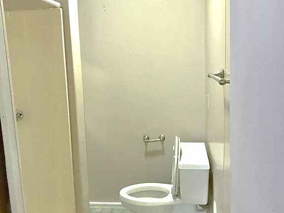 5th image of 4315 Winston Dr