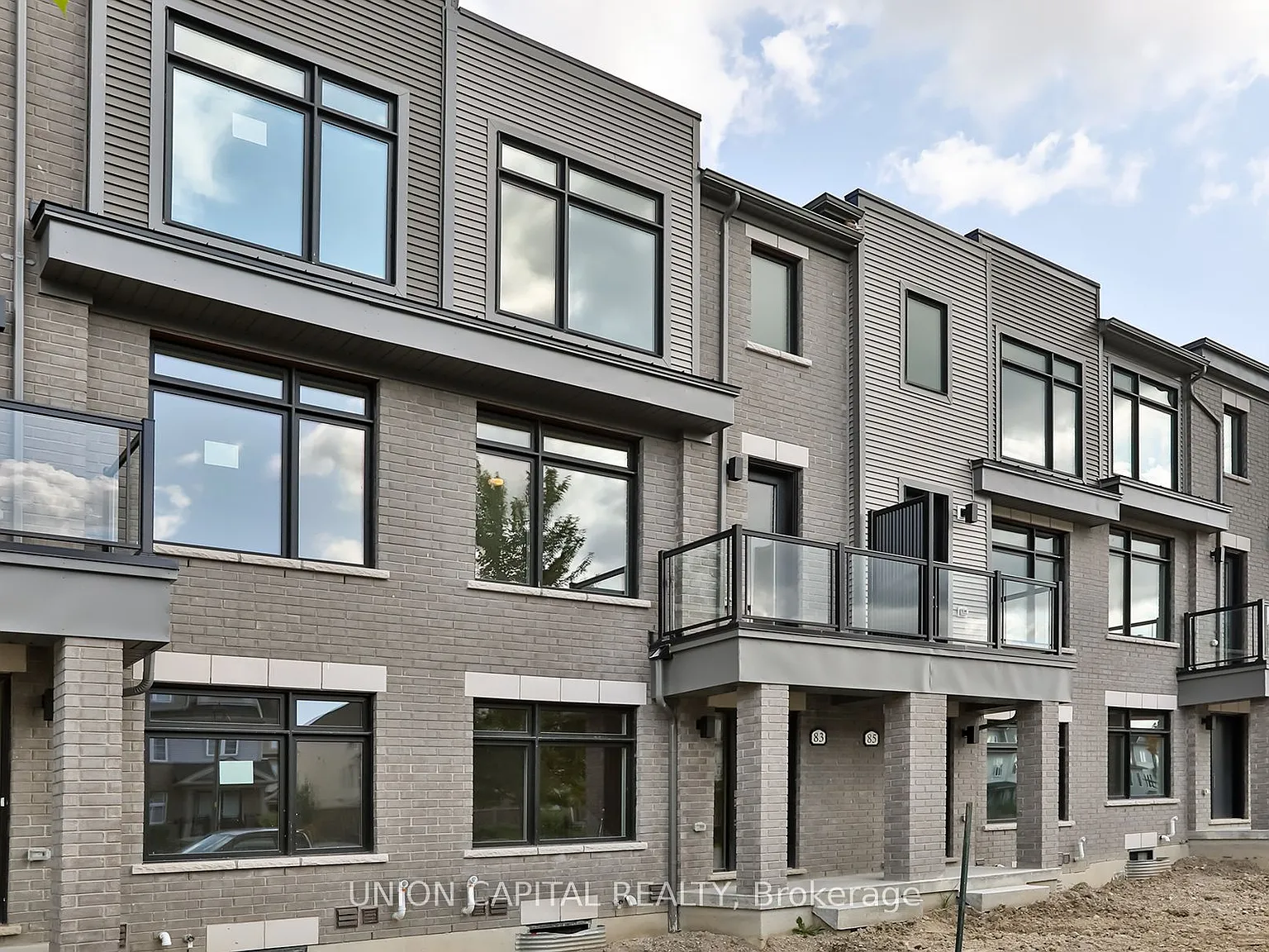 3 bed, $3,200 — Photo 2