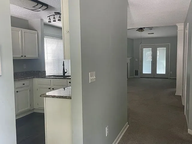 114 Huntington Cir — Photo 4
