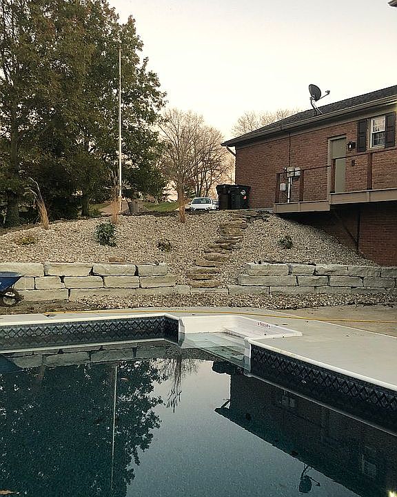 1st image of 10 Indian Mound Dr