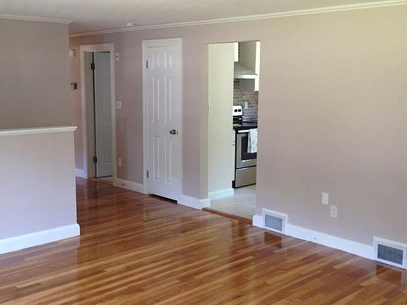 4th image of 40 Geraldine Dr