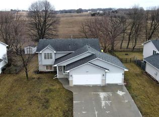 1041 Meadow St, Cologne, MN 55322