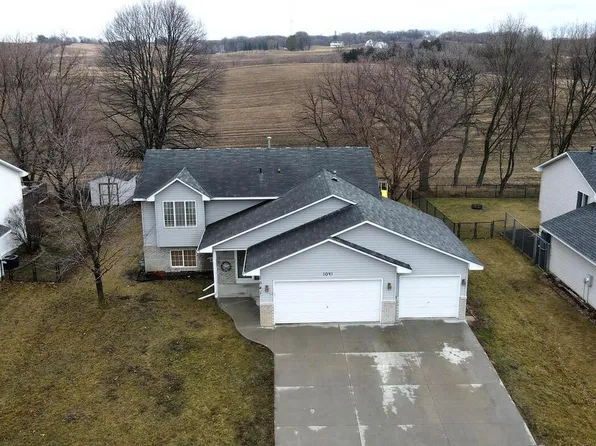 1041 Meadow St, Cologne, MN 55322