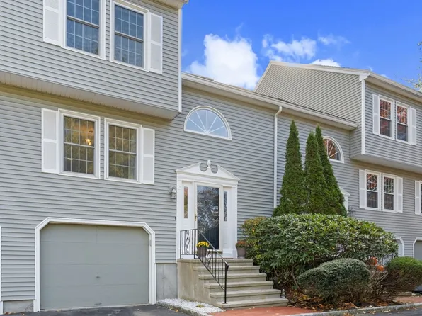 7B Herbert Dr #14, Sutton, MA 01590