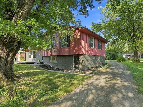 5th image of 2700 Redbud Ln