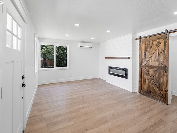 4th image of 1879 G St