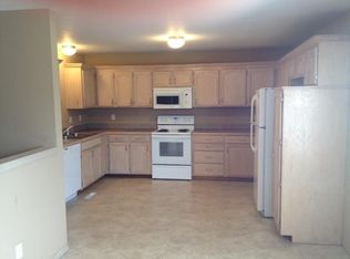 704 SE Southbrooke Ct, Blue Springs, MO 64014