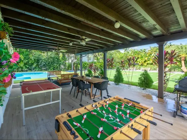 11615 Griffing Blvd, Biscayne Park, FL 33161