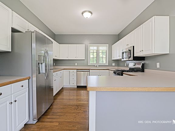 5th image of 1277 Queen Ann Ln