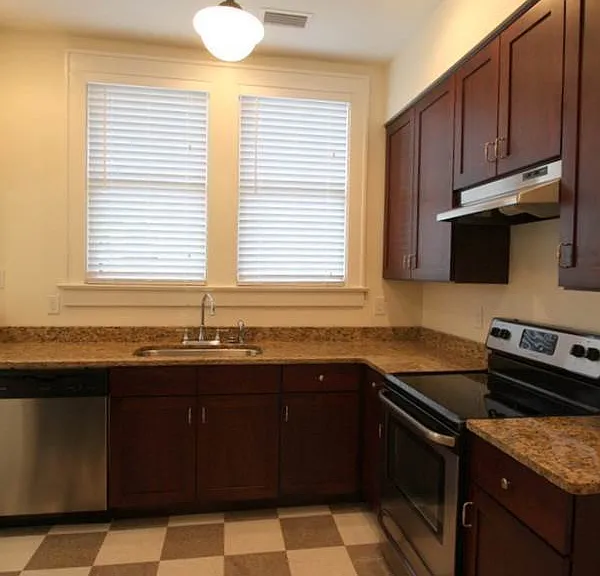 2404 N Morgan St — Photo 9