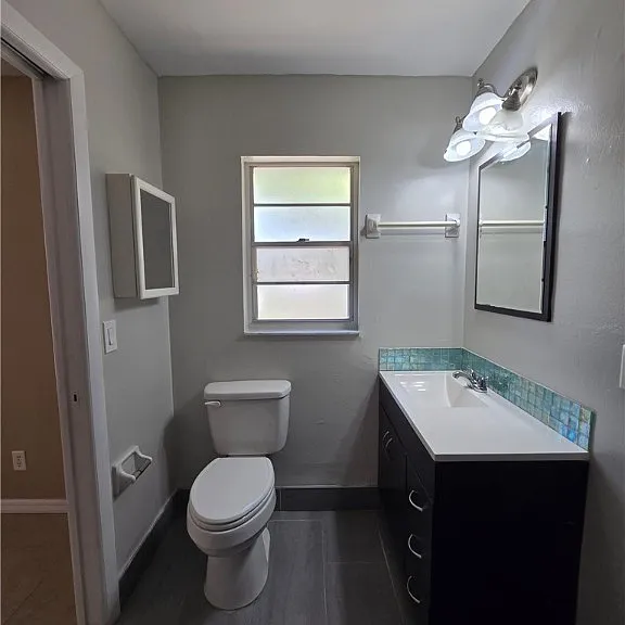 702 SE 47th St #2 — Photo 8
