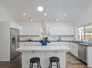 17625 Rhoda St, Encino, CA 91316