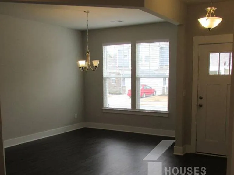 27 Creekhaven Ln — Photo 3